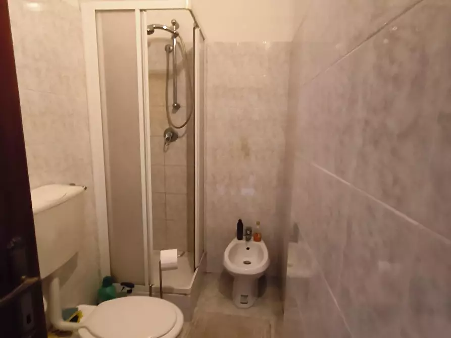 Immagine 11 di Appartamento in vendita  a Siena