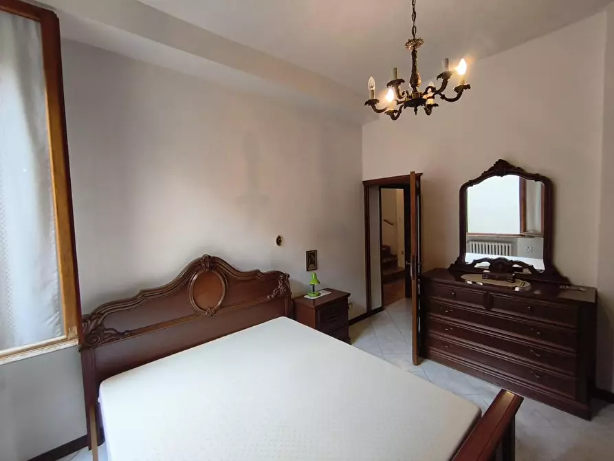 Immagine 7 di Appartamento in vendita  a Siena