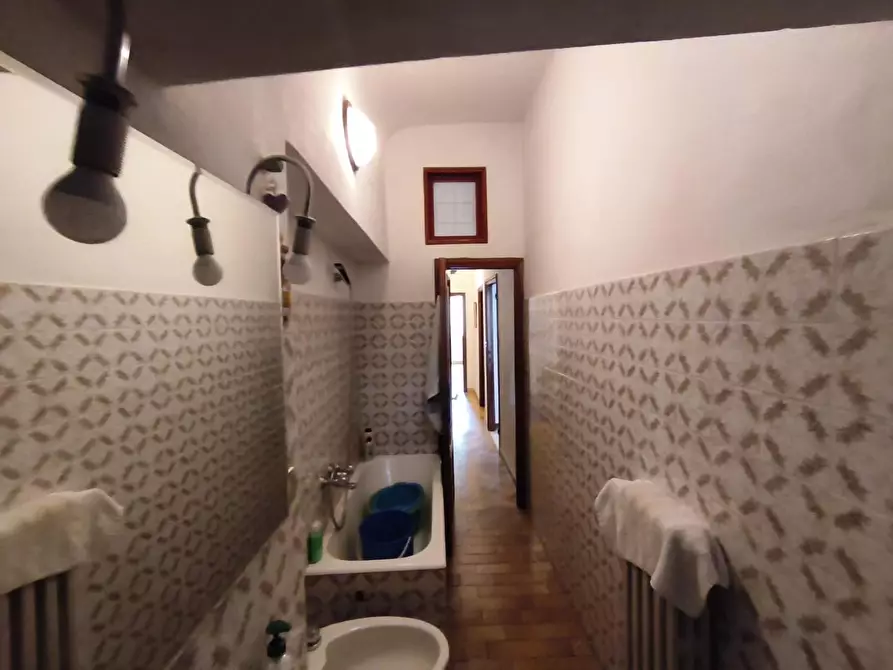 Immagine 10 di Appartamento in vendita  a Siena