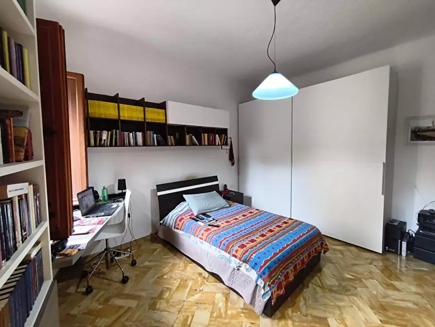 Immagine 13 di Appartamento in vendita  a Siena