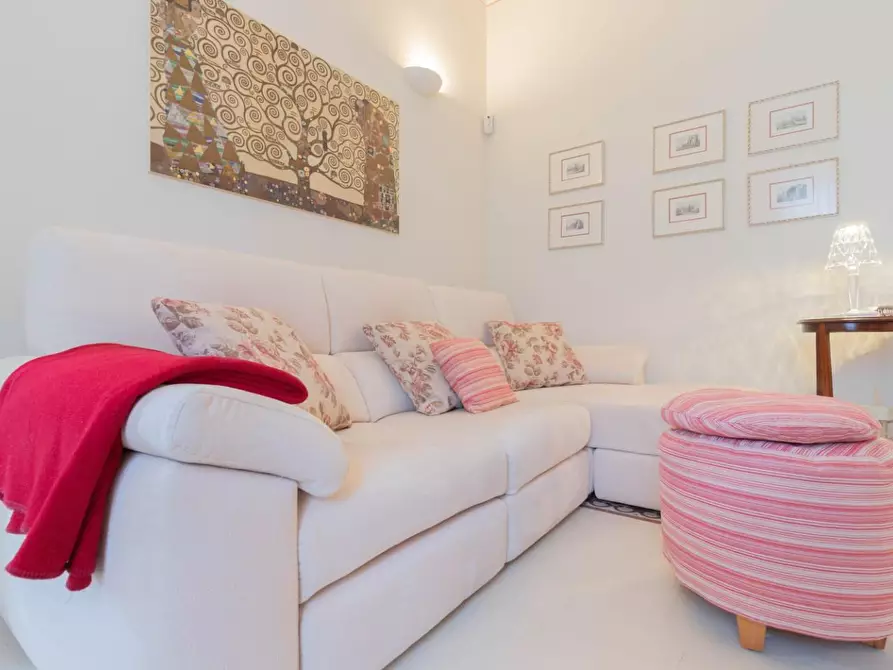 Immagine 7 di Villa in vendita  a Pisa