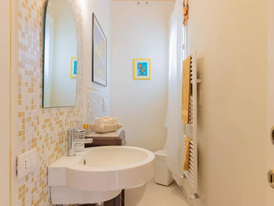 Immagine 25 di Villa in vendita  a Pisa