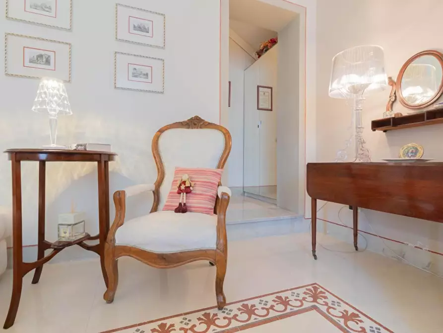 Immagine 9 di Villa in vendita  a Pisa