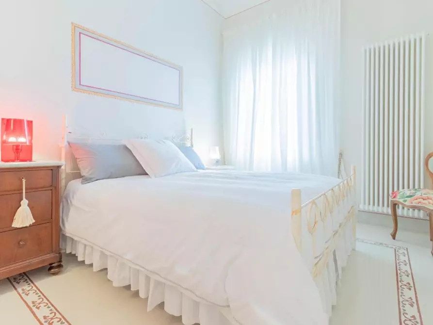 Immagine 37 di Villa in vendita  a Pisa