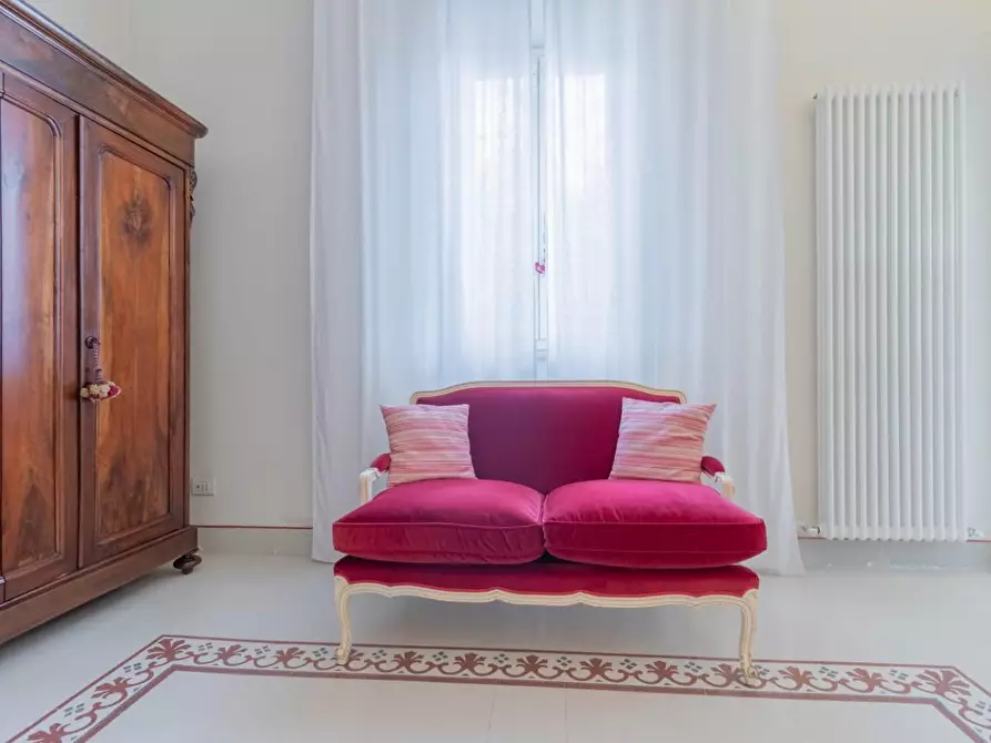 Immagine 8 di Villa in vendita  a Pisa