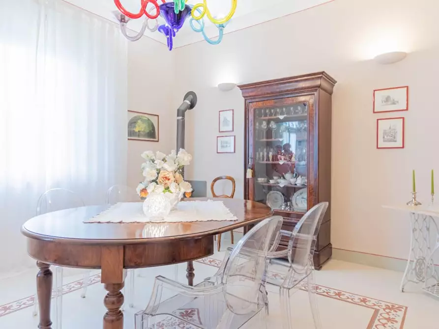 Immagine 16 di Villa in vendita  a Pisa