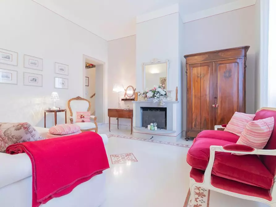 Immagine 12 di Villa in vendita  a Pisa