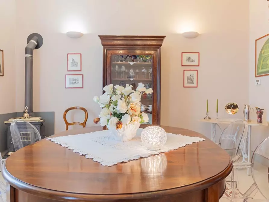 Immagine 15 di Villa in vendita  a Pisa