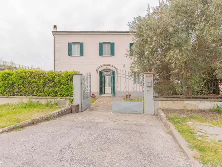 Immagine 57 di Villa in vendita  a Pisa
