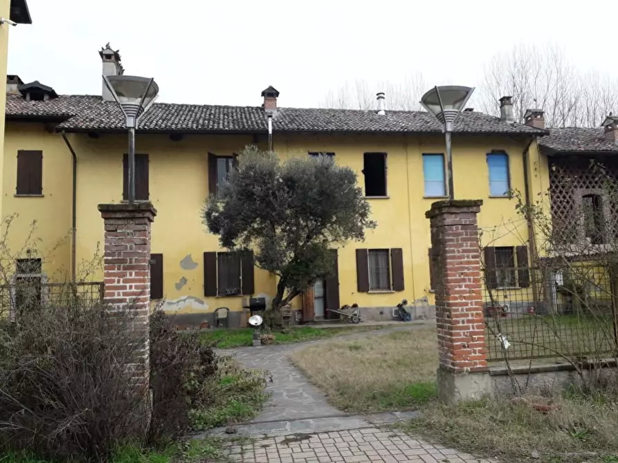 Immagine 2 di Appartamento in vendita  a Vellezzo Bellini