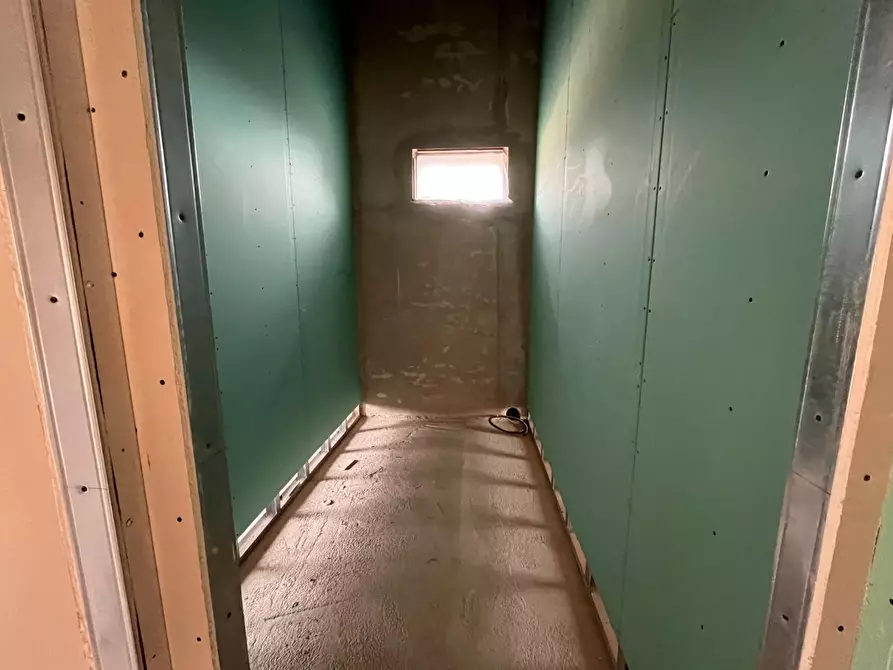 Immagine 20 di Appartamento in vendita  a Lucca