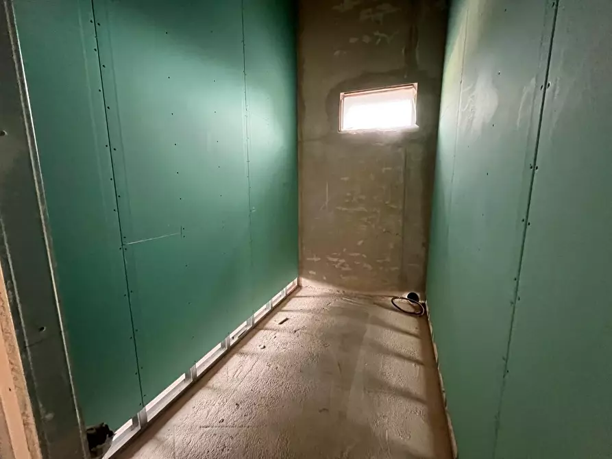 Immagine 21 di Appartamento in vendita  a Lucca