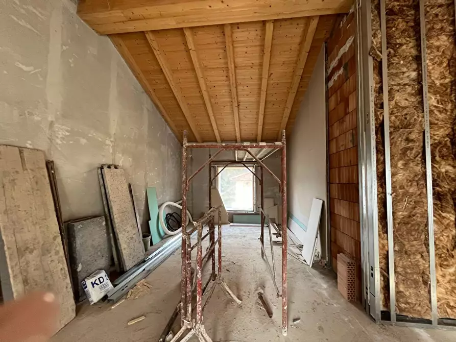 Immagine 8 di Appartamento in vendita  a Lucca