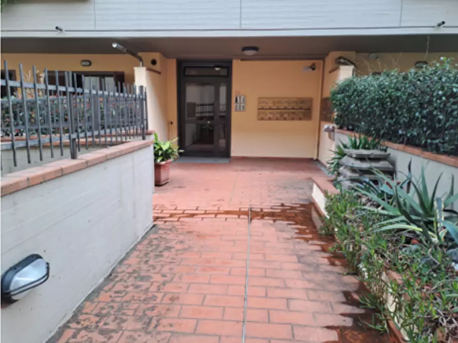 Immagine 2 di Appartamento in vendita  a Prato