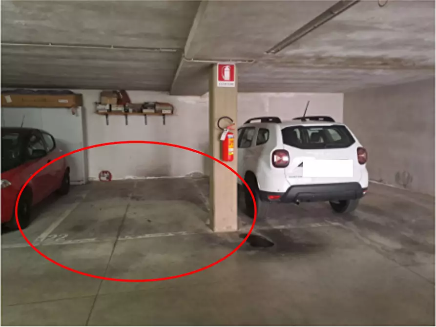 Immagine 16 di Appartamento in vendita  a Prato