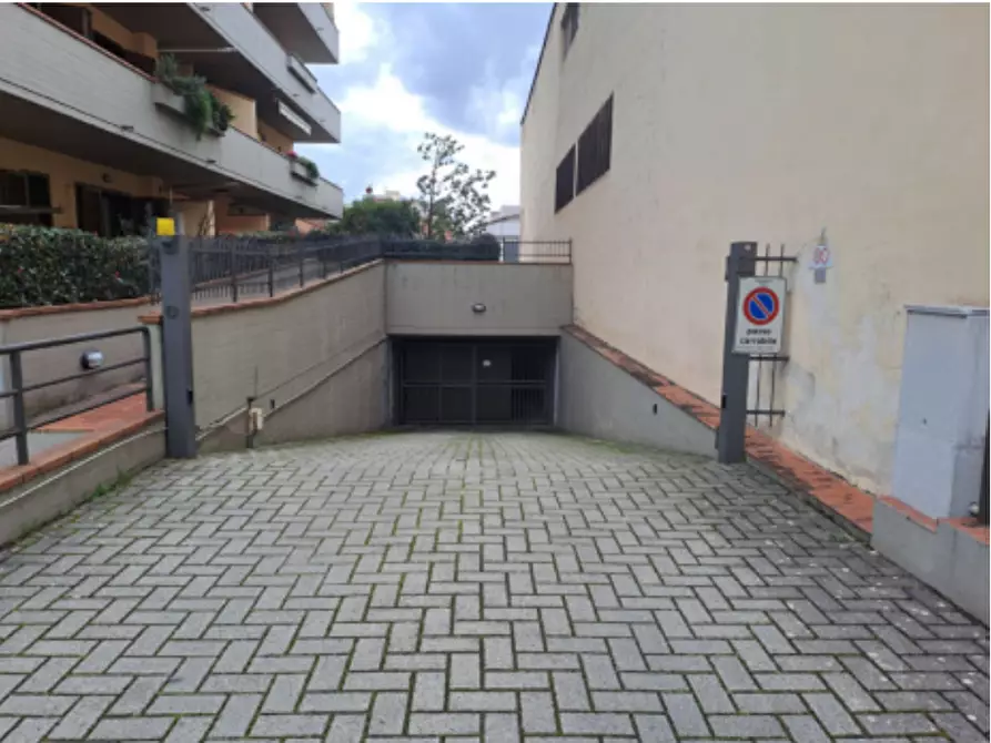 Immagine 15 di Appartamento in vendita  a Prato