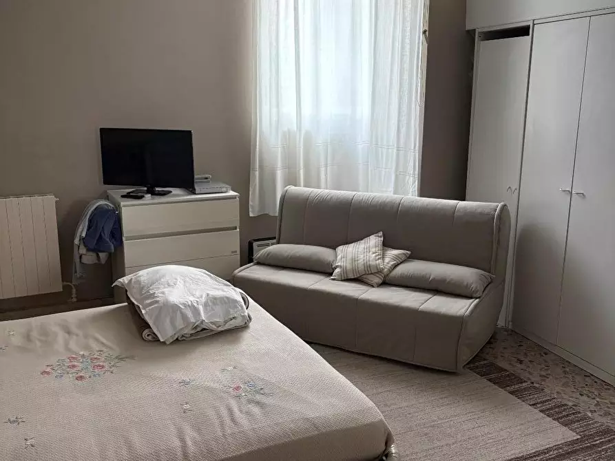 Immagine 4 di Palazzo in vendita  a Carrara