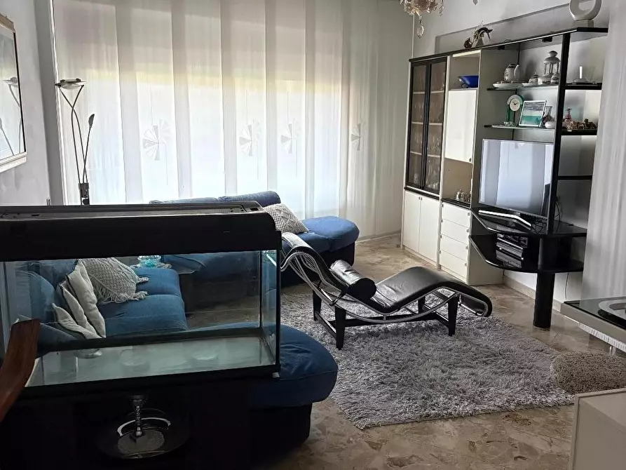 Immagine 5 di Palazzo in vendita  a Carrara