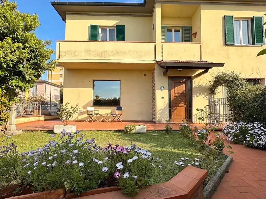 Immagine 1 di Porzione di casa in vendita  a Ponsacco