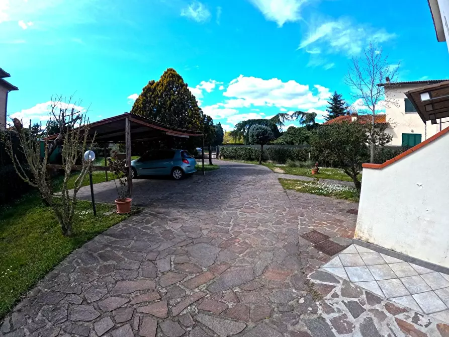 Immagine 7 di Villa in vendita  a Colle Di Val D'elsa