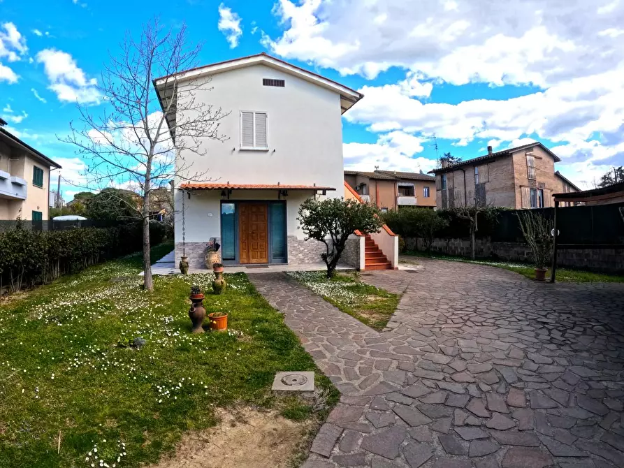 Immagine 2 di Villa in vendita  a Colle Di Val D'elsa