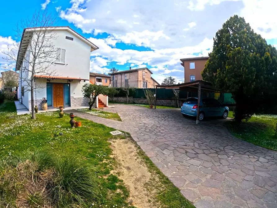 Immagine 3 di Villa in vendita  a Colle Di Val D'elsa