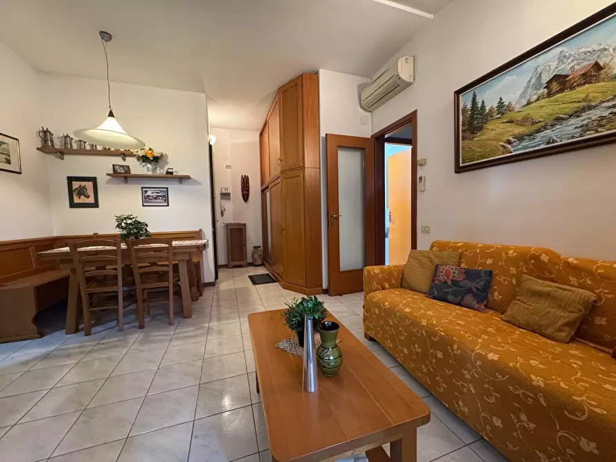 Immagine 13 di Appartamento in vendita  a Viareggio