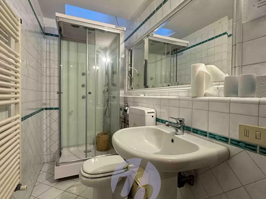 Immagine 33 di Villa in vendita  a Pietrasanta