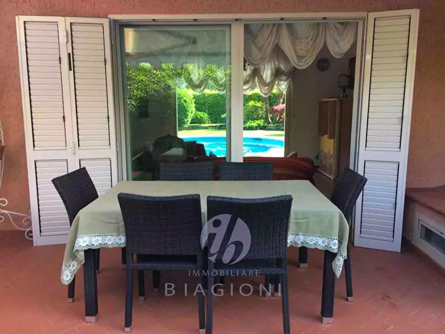 Immagine 6 di Villa in vendita  a Pietrasanta