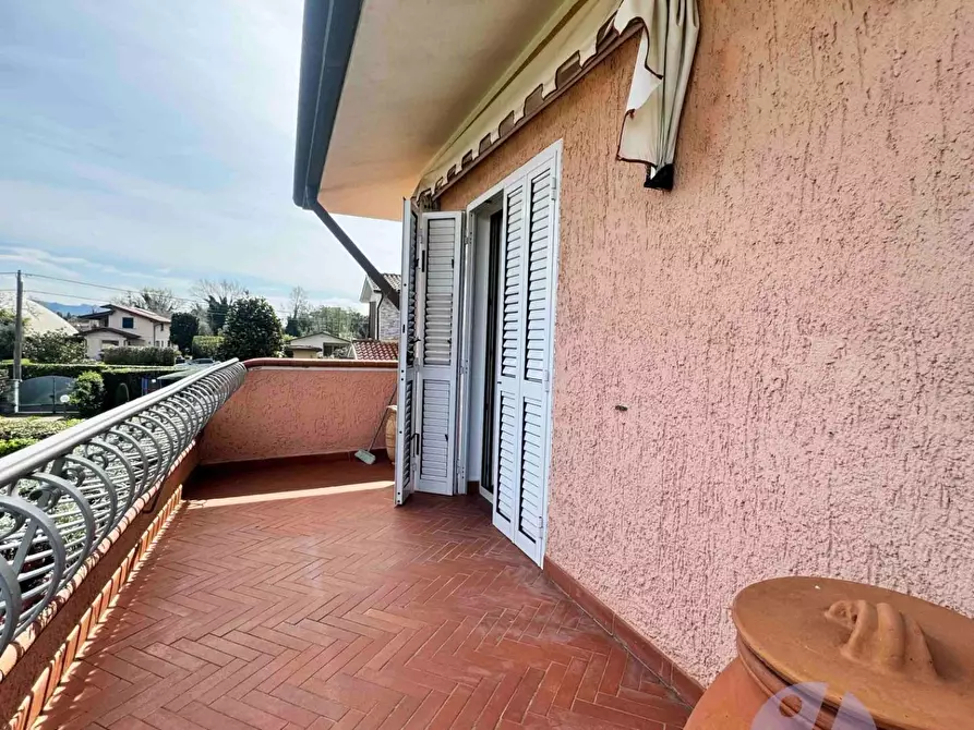 Immagine 34 di Villa in vendita  a Pietrasanta