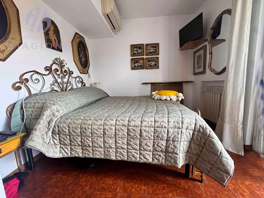 Immagine 23 di Villa in vendita  a Pietrasanta