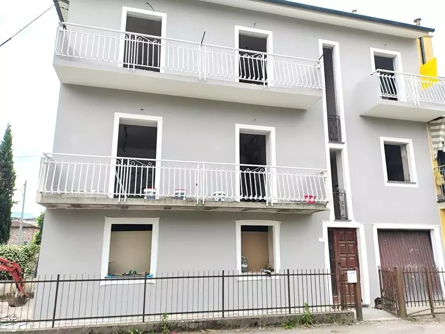 Immagine 3 di Villetta a schiera in vendita  a Lucca