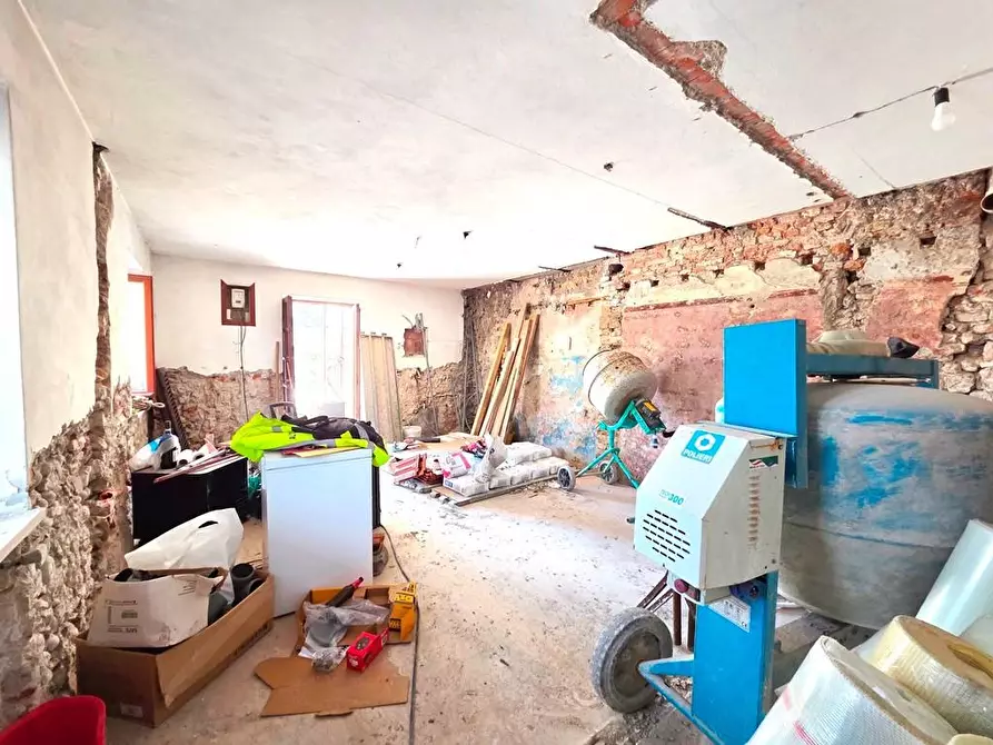 Immagine 5 di Villetta a schiera in vendita  a Lucca