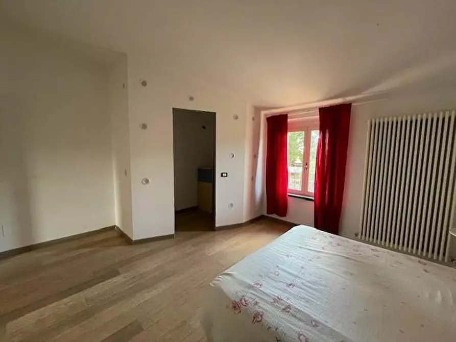 Immagine 12 di Casa colonica in vendita  a San Giuliano Terme