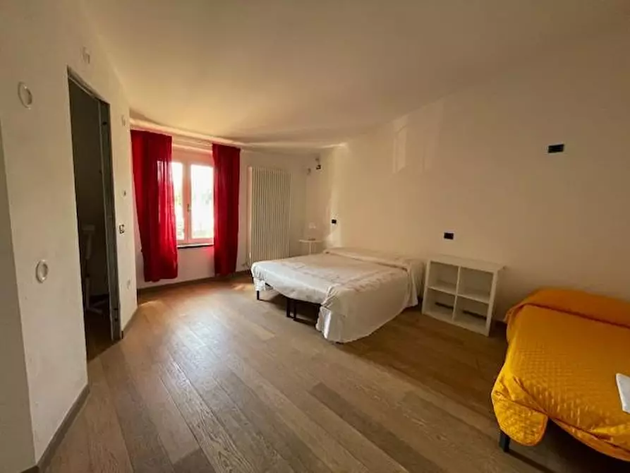 Immagine 11 di Casa colonica in vendita  a San Giuliano Terme