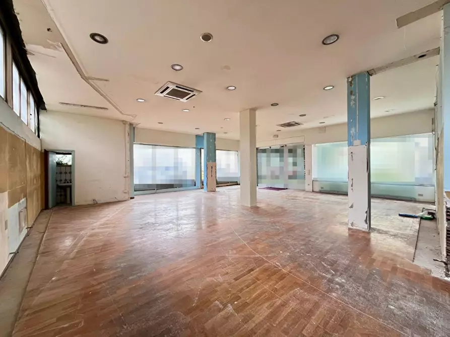 Immagine 14 di Locale commerciale in affitto  a Empoli