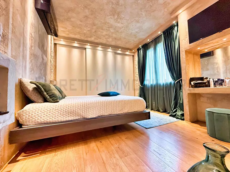 Immagine 31 di Appartamento in vendita  a Piombino