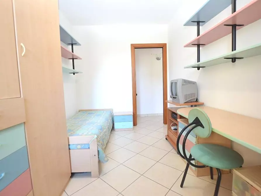 Immagine 21 di Appartamento in vendita  a Lucca