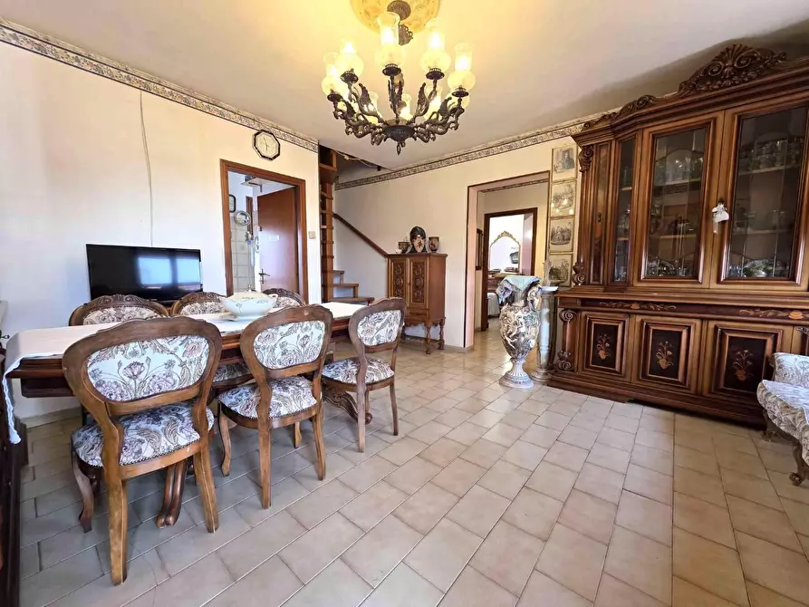 Immagine 6 di Appartamento in vendita  a Massa