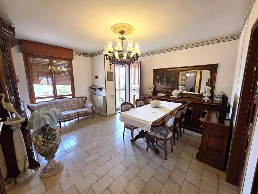 Immagine 4 di Appartamento in vendita  a Massa