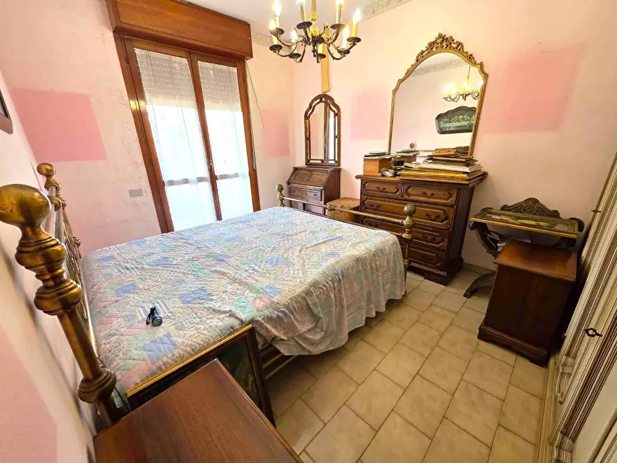 Immagine 9 di Appartamento in vendita  a Massa