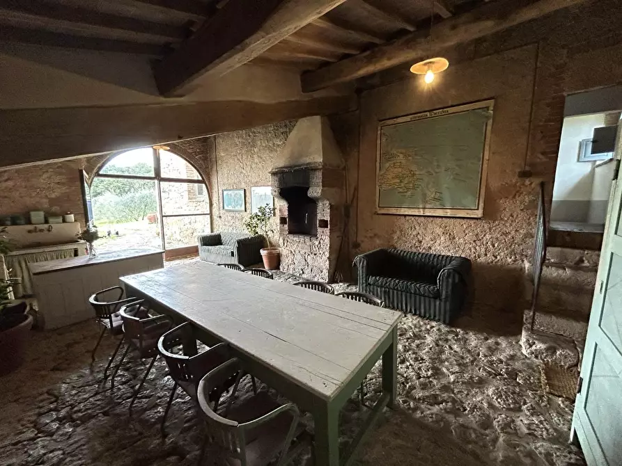 Immagine 35 di Casa colonica in vendita  a Monteriggioni