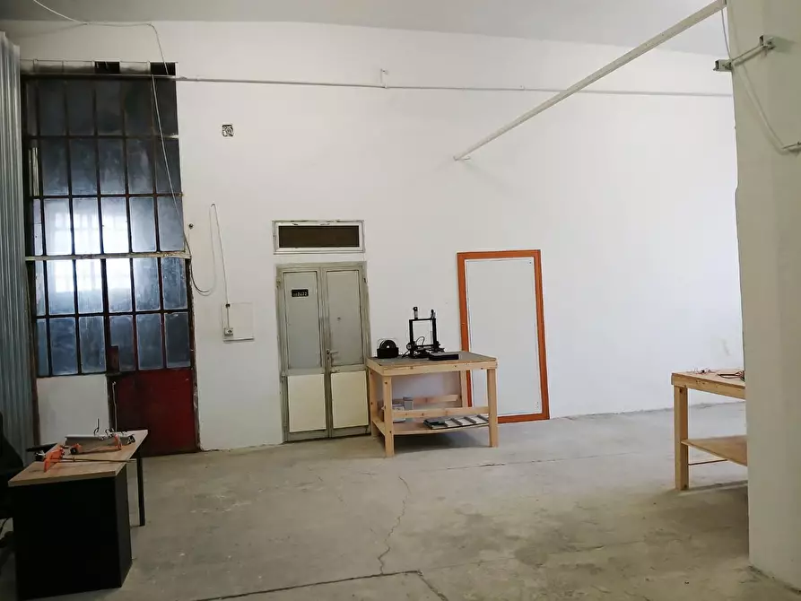 Immagine 1 di Locale commerciale in affitto  a Vicopisano