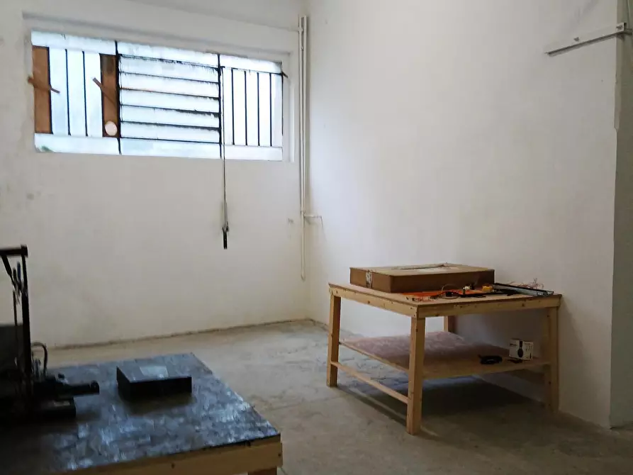 Immagine 2 di Locale commerciale in affitto  a Vicopisano