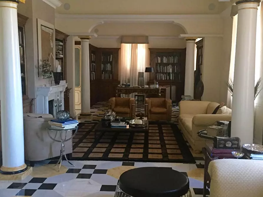 Immagine 10 di Villa in vendita  a San Giuliano Terme