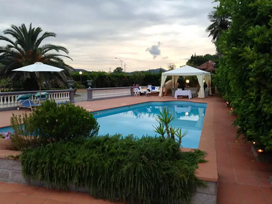 Immagine 1 di Villa in vendita  a San Giuliano Terme