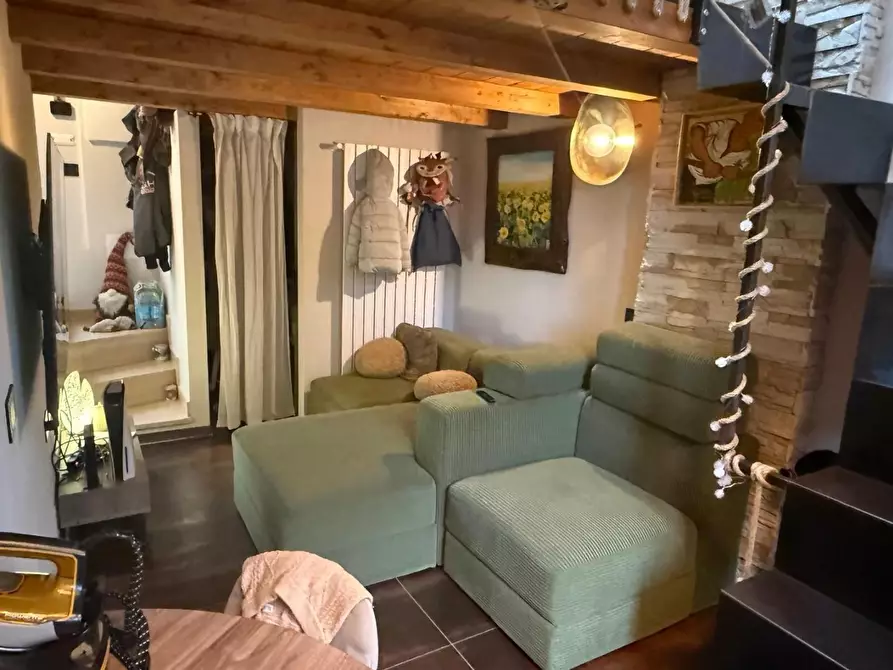 Immagine 2 di Loft/Open space in vendita  a Massa