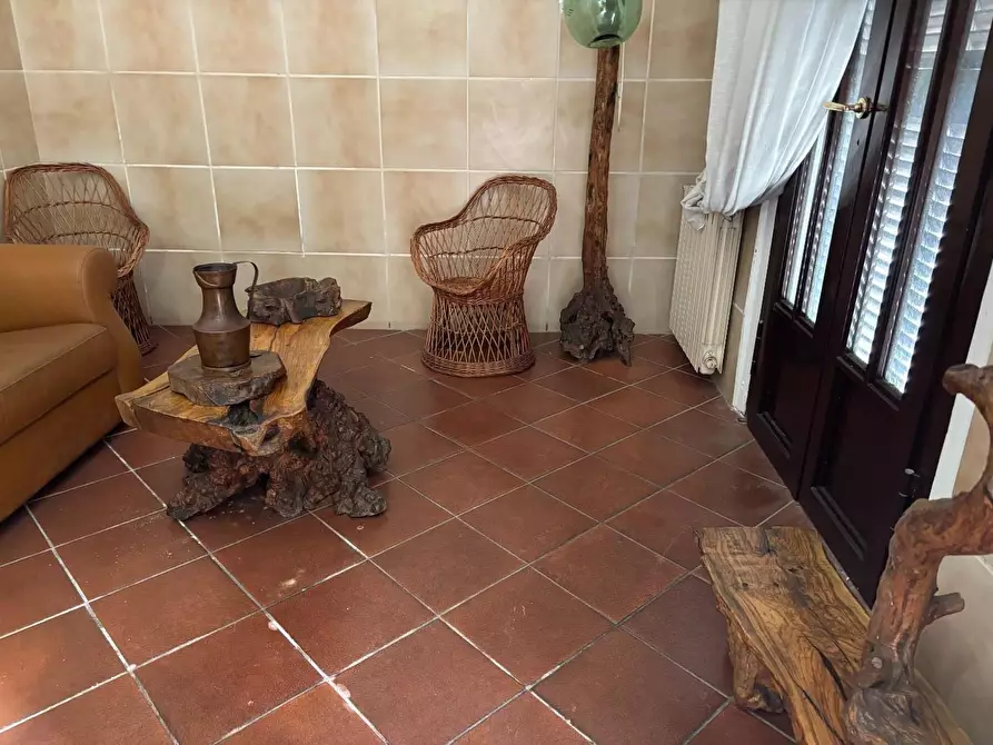 Immagine 2 di Villa in vendita  a Viareggio