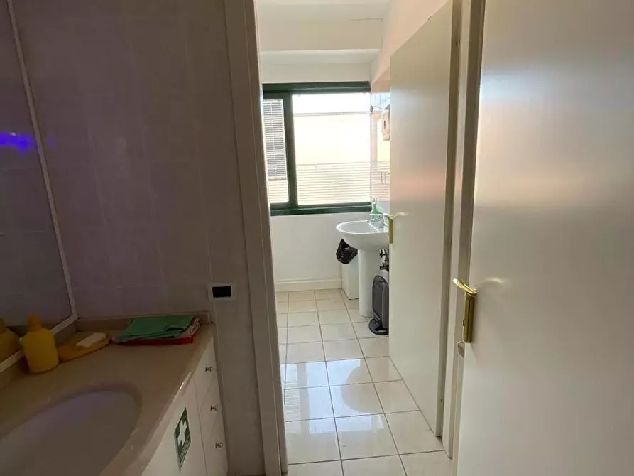 Immagine 16 di Attività artigianale in affitto  a Cascina