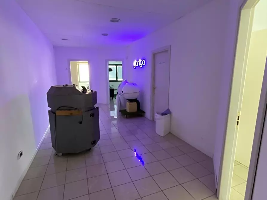 Immagine 15 di Attività artigianale in affitto  a Cascina